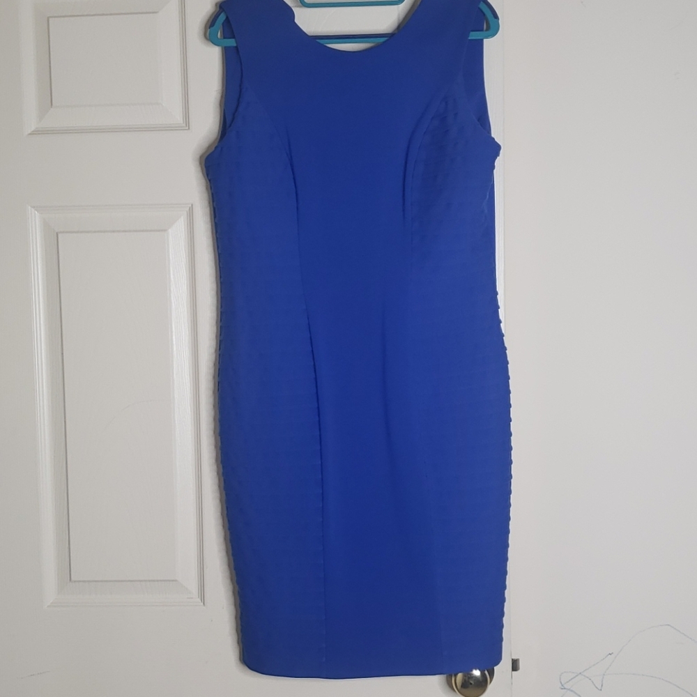 Dress - Picture 8 of 8